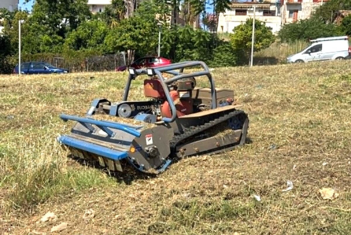 Ο Τομέας Πρασίνου του Δήμου Ήλιδας εκσυγχρονίζεται – Στη μάχη των καθαρισμών μπαίνει ένας νέος, υπερσύγχρονος, τηλεχειριζόμενος καταστροφέας